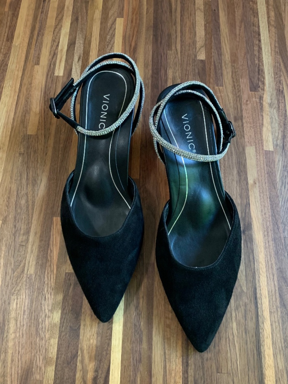 Vionic "Jacynda" Black Suede Kitten Heels